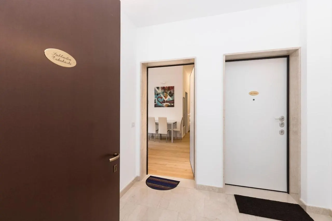 Magnoliaapartments - 2A Valle Duomo 米兰 0*,  意大利